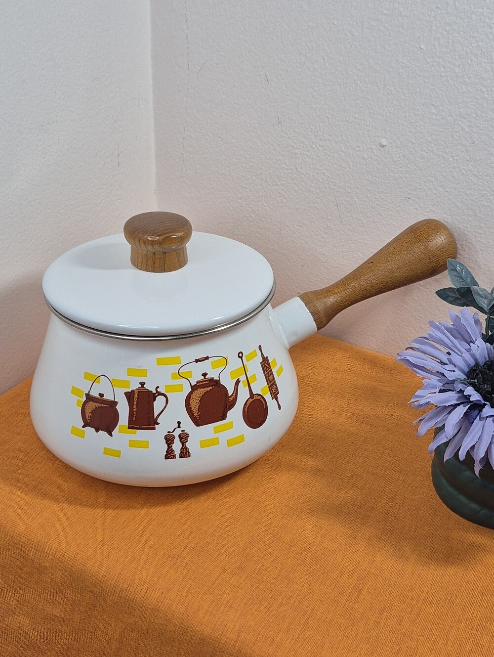 Vintage Mid-Century Levcoware Japan Enamel Lidded Pot Fondue/Saucepan Near Mint